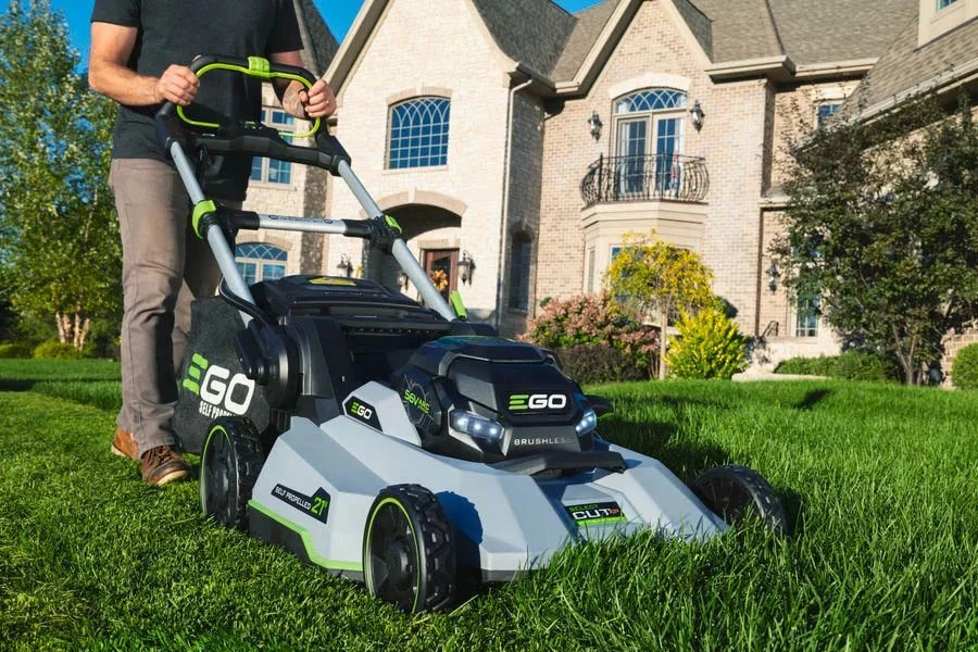 self propelled cordless lawn mowers